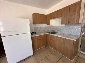 16901 NW 51st Pl in Miami Gardens, FL - Building Photo - Building Photo