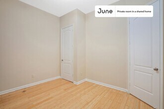 Room in Shared 2 bed/1 bath home in New York, NY - Building Photo - Building Photo