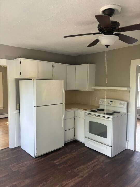 227 Union St in Manchester, CT - Building Photo