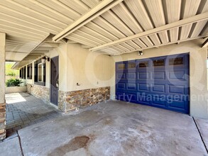 100 E Vista Del Cerro Dr in Tempe, AZ - Building Photo - Building Photo