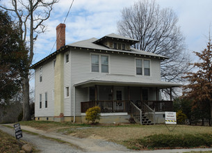 429 N Cedar St in Greensboro, NC - Building Photo - Building Photo