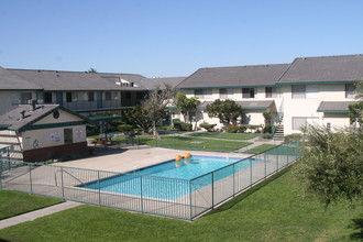 Lampson Village Apartments in Garden Grove, CA - Building Photo - Building Photo