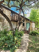2502 Jones Rd in Austin, TX - Building Photo - Building Photo