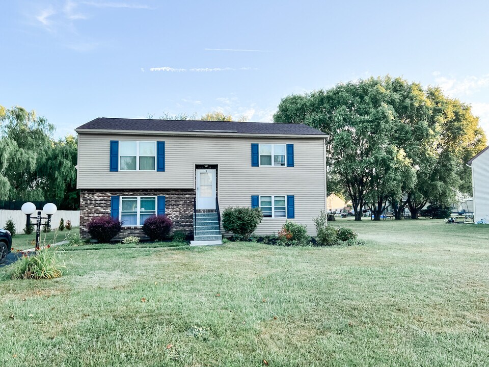 4 Orchard Ln, Unit A in Waterford, NY - Building Photo