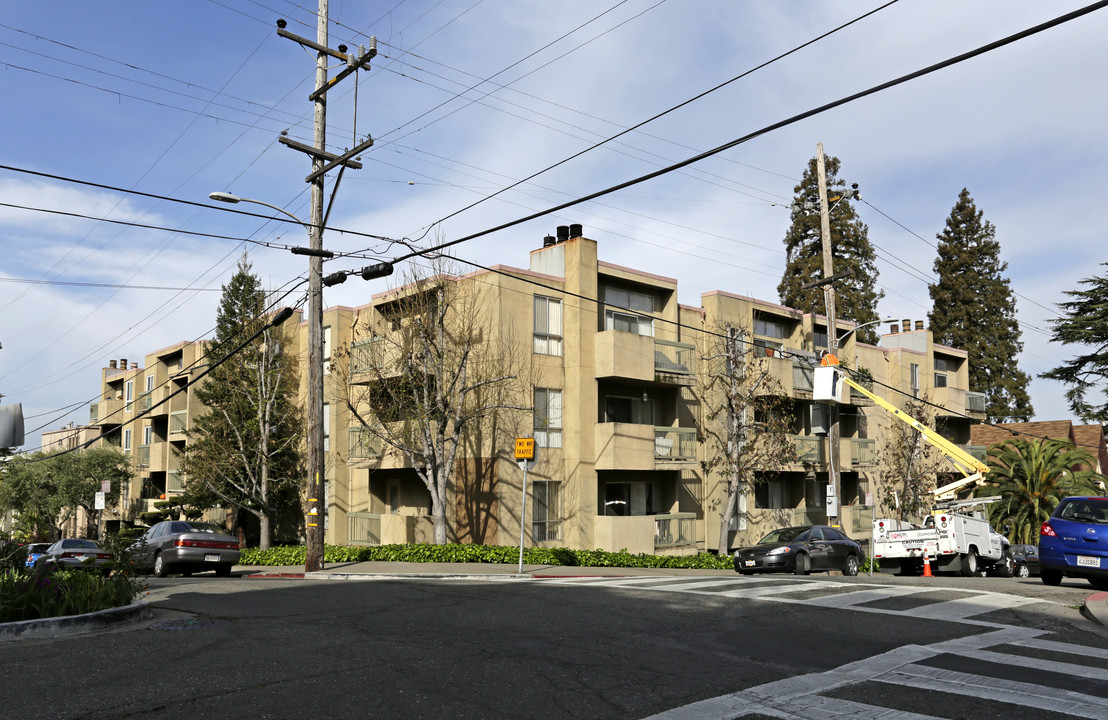 The Ambassador Apartments in Oakland, CA - Building Photo