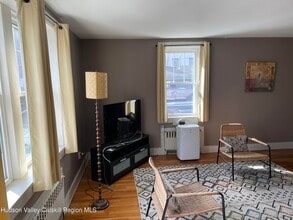 211 Main St in Saugerties, NY - Building Photo - Building Photo