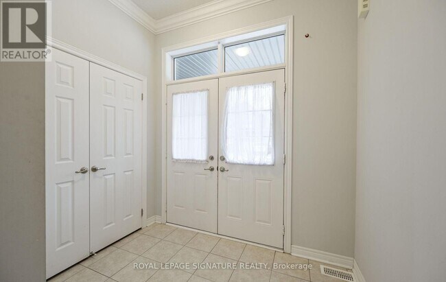 350 Leadwood Gate in Oakville, ON - Building Photo - Building Photo