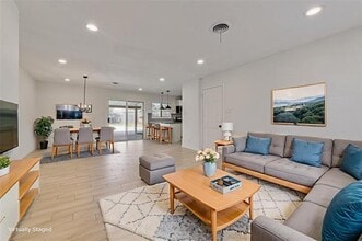 413 Simmons Dr in Hurst, TX - Building Photo - Building Photo