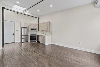 21 W 20th St in Bayonne, NJ - Building Photo - Building Photo