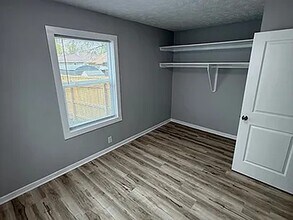 221 N 33rd St, Unit #1 in Lincoln, NE - Foto de edificio - Building Photo
