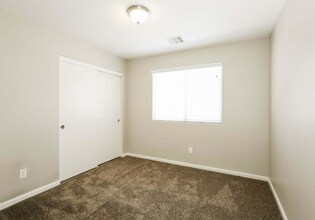 5113 Peaceful Pond Ave in Las Vegas, NV - Building Photo - Building Photo