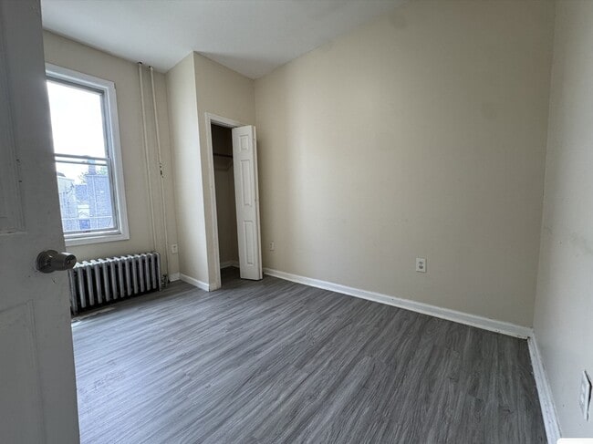 50 Randolph Ave, Unit 1 in Jersey City, NJ - Building Photo - Building Photo
