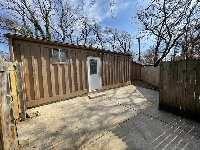 2203 Mercedes Rd in Denton, TX - Building Photo - Building Photo