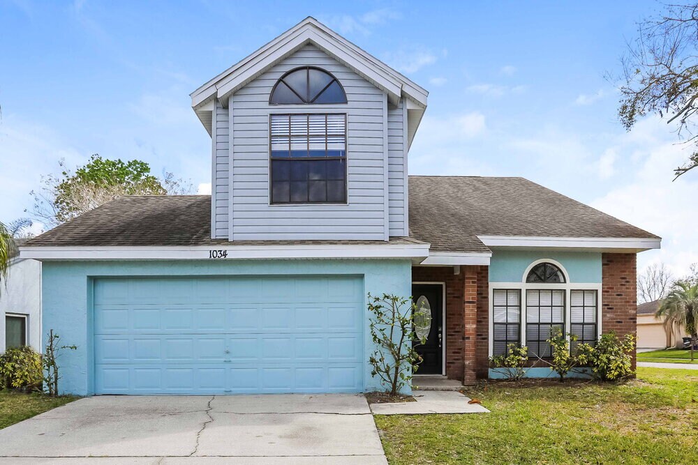 1034 Burnett St in Oviedo, FL - Building Photo