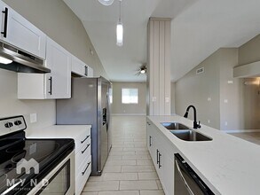 830 W Mohawk Ln in Phoenix, AZ - Building Photo - Building Photo