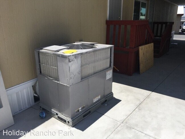 34184 County Line Rd in Yucaipa, CA - Foto de edificio - Building Photo