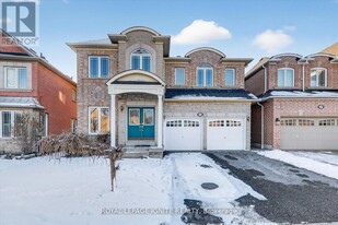 26 Rushworth Dr in Ajax, ON - Building Photo
