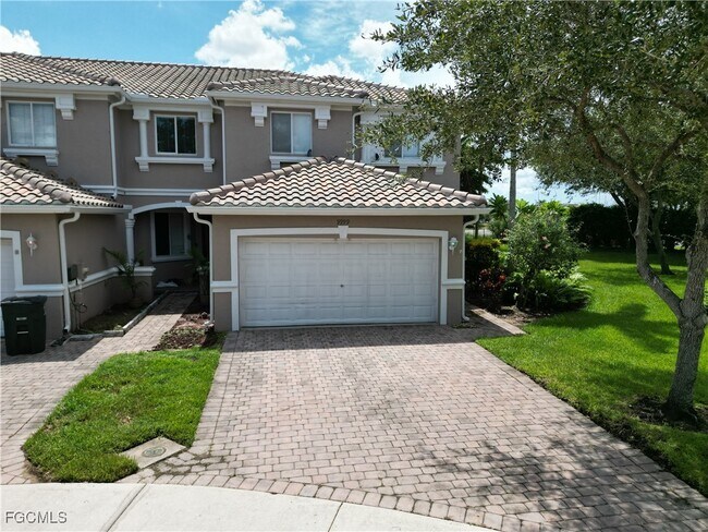 9999 Chiana Cir in Ft. Myers, FL - Building Photo - Building Photo