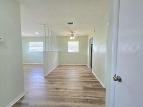 829 Castle Way in Lakeland, FL - Building Photo - Building Photo