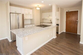 12520 Edgewater Dr-Unit -708 in Lakewood, OH - Building Photo - Building Photo