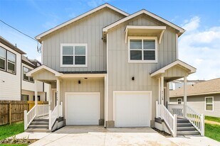 4712 Rawley St in Houston, TX - Building Photo