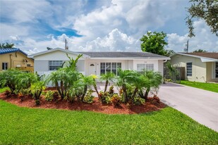 210 SE 4th St in Dania Beach, FL - Building Photo