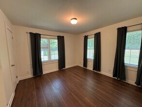 403 Willowside Dr in Mount Holly, NC - Building Photo - Building Photo