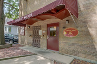 University Square Apartments in Madison, WI - Foto de edificio - Building Photo