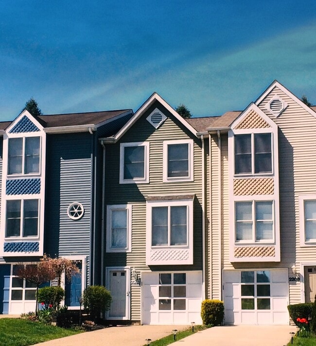 property at 2207 Hawthorne Drive