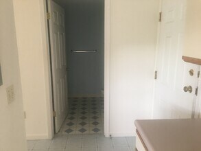 213 Hildred Dr, Unit 213 Hildred Dr in Burlington, VT - Foto de edificio - Building Photo