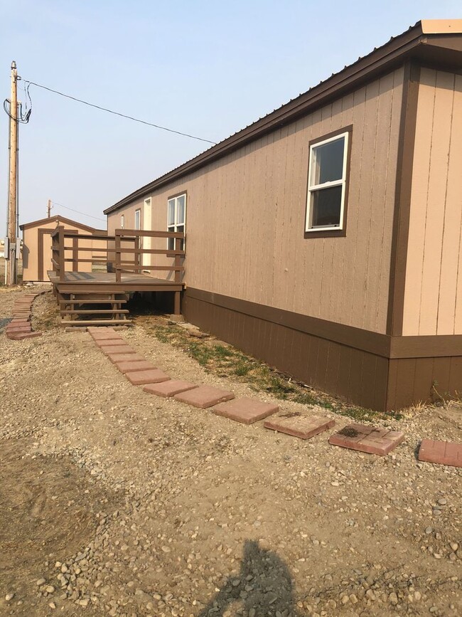 307 J Waldo Way in Acton, MT - Building Photo - Building Photo