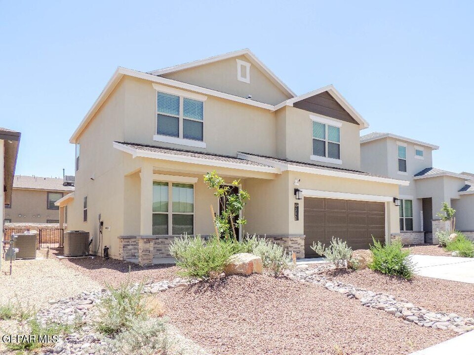 6112 Hidden Row Ave in El Paso, TX - Building Photo