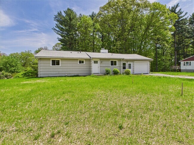 97 Old Post Rd in Sharon, MA - Building Photo - Building Photo