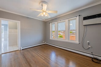 7041 W Addison St in Chicago, IL - Building Photo - Building Photo