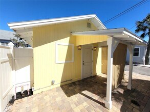 12217 Sunshine Ln in Treasure Island, FL - Building Photo - Building Photo