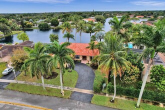 9530 NW 16th St in Plantation, FL - Building Photo - Building Photo