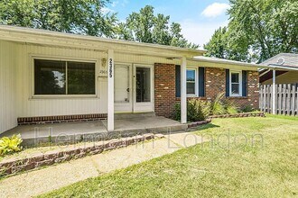 2365 N Pointe Ln in Florissant, MO - Building Photo - Building Photo