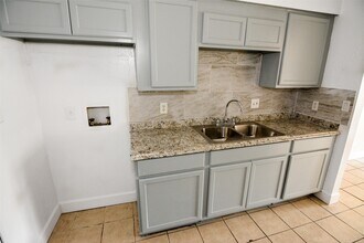 7891 Gallahad St in Houston, TX - Building Photo - Building Photo