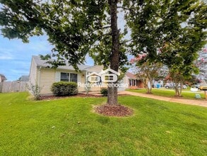 965 Daniel Maloney Dr in Virginia Beach, VA - Building Photo - Building Photo