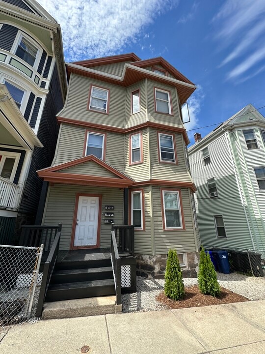 3 Sachem St, Unit 3 in Boston, MA - Building Photo