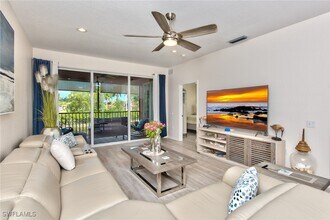 10045 Heather Ln in Naples, FL - Foto de edificio - Building Photo