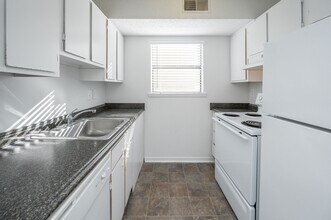 Dana Apartments in Birmingham, AL - Foto de edificio - Building Photo