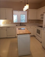 8231 Hempshire Pl, Unit #105 in Raleigh, NC - Building Photo - Building Photo