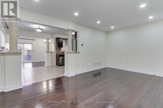 73 Four Seasons Crescent in East Gwillimbury, ON - Building Photo - Building Photo