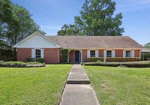 1175 N 23rd St in Beaumont, TX - Building Photo