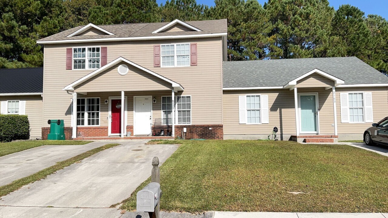 2159 Brandymill Ln in Jacksonville, NC - Building Photo