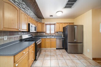 162 W 53rd St in Bayonne, NJ - Building Photo - Building Photo