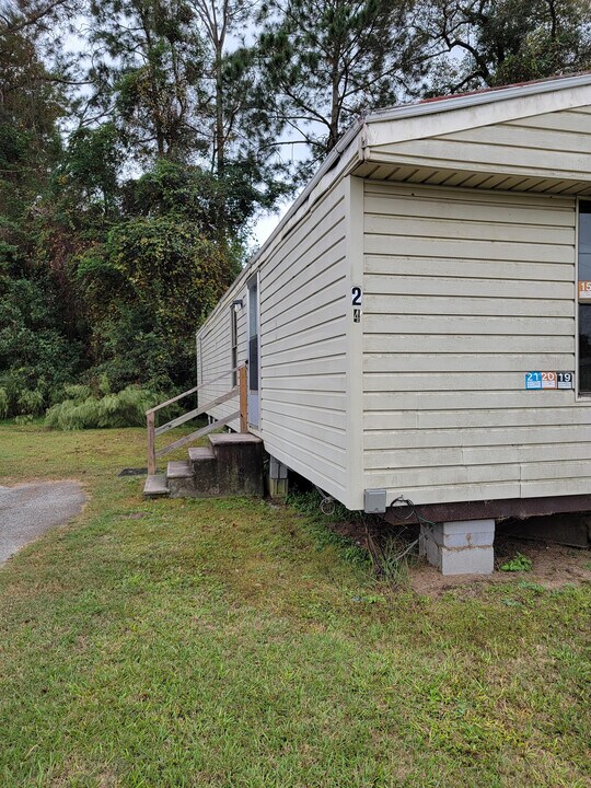 472 Ruben Wells Rd in Hinesville, GA - Foto de edificio