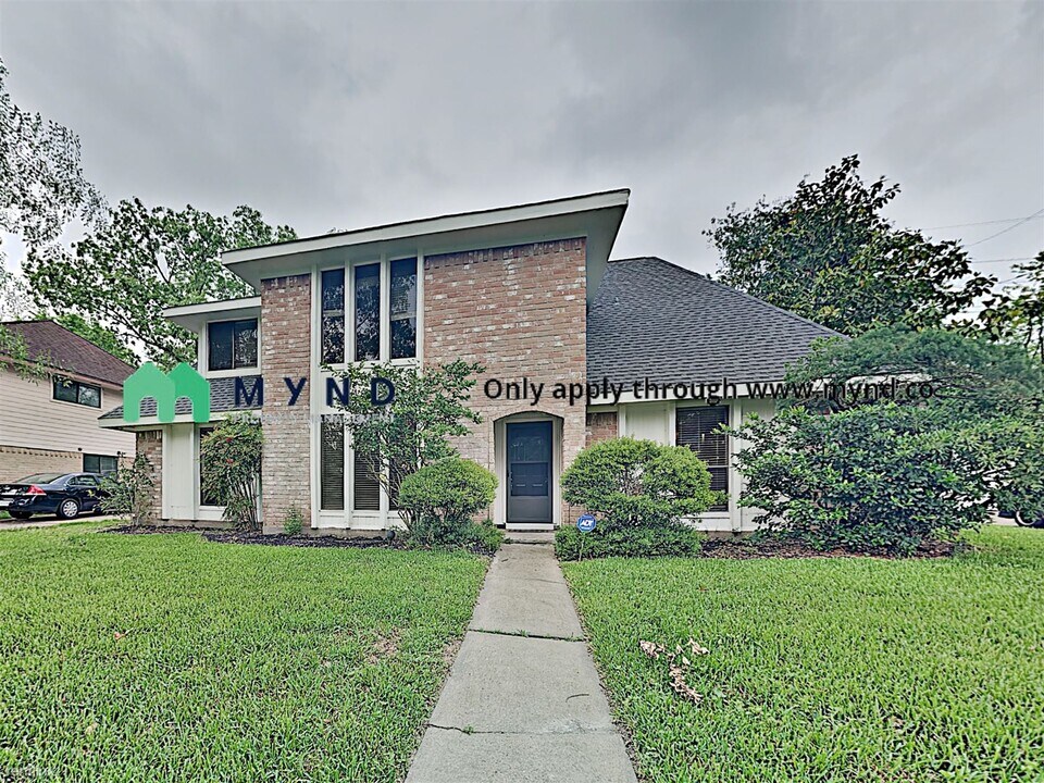 1407 Westgreen Blvd-Unit -Apt 1 in Katy, TX - Building Photo