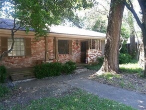 7555 Brentcove Cir in Dallas, TX - Building Photo - Building Photo